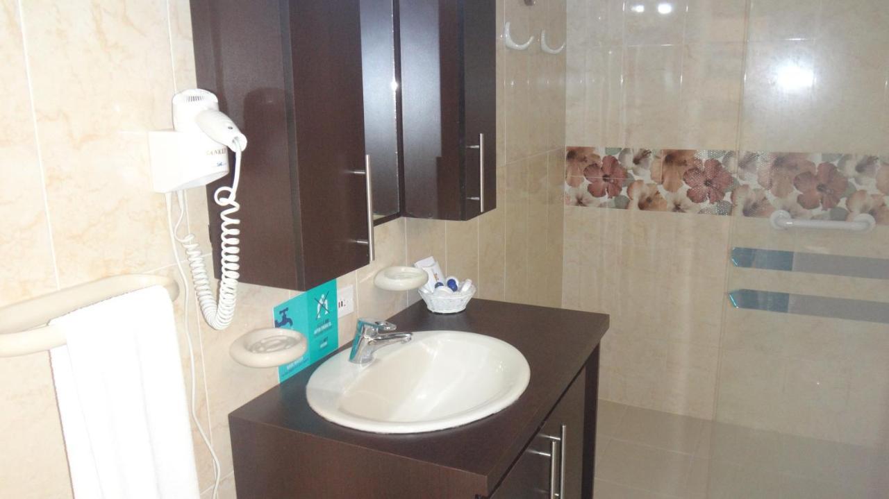 Hotel Posada Del Mar Fresh Water Bay ภายนอก รูปภาพ