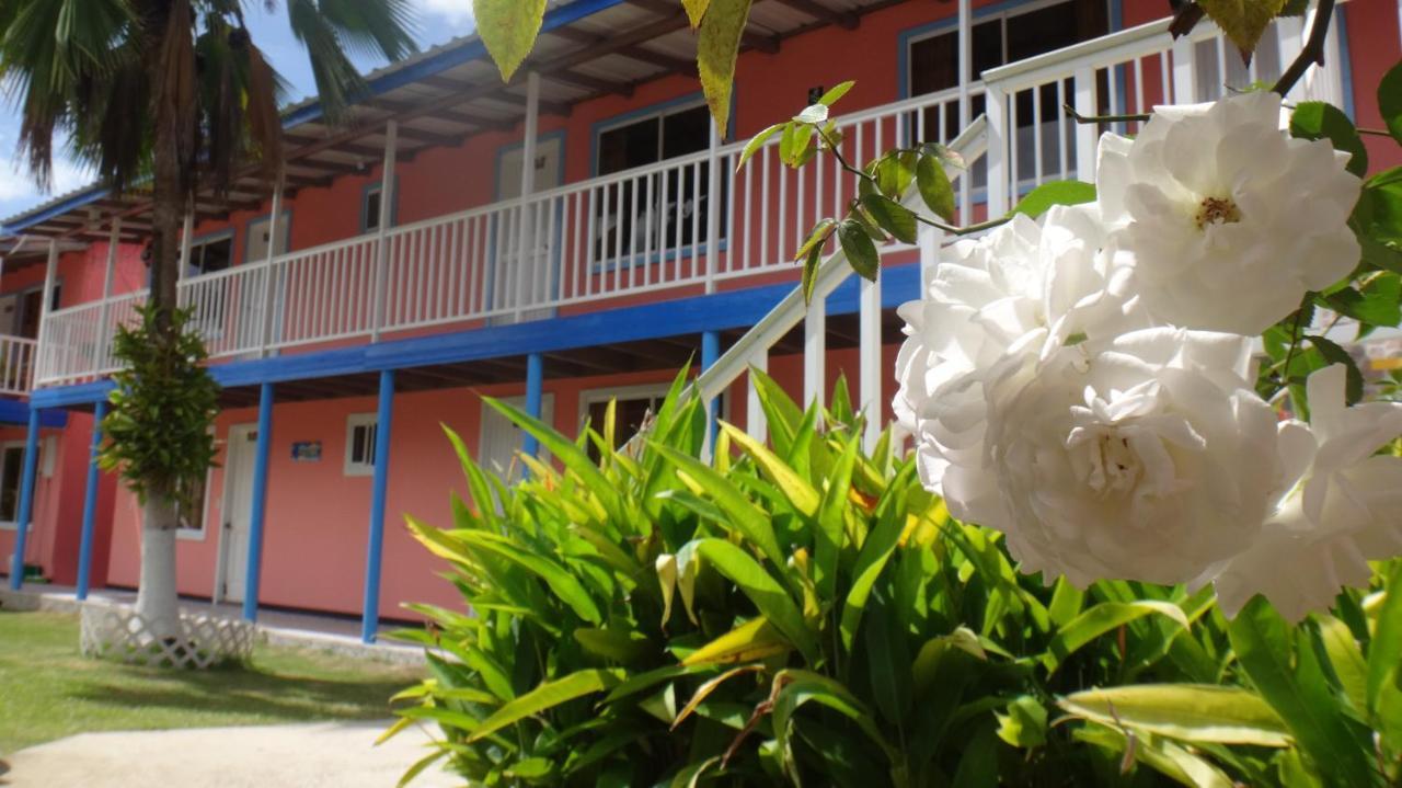 Hotel Posada Del Mar Fresh Water Bay ภายนอก รูปภาพ